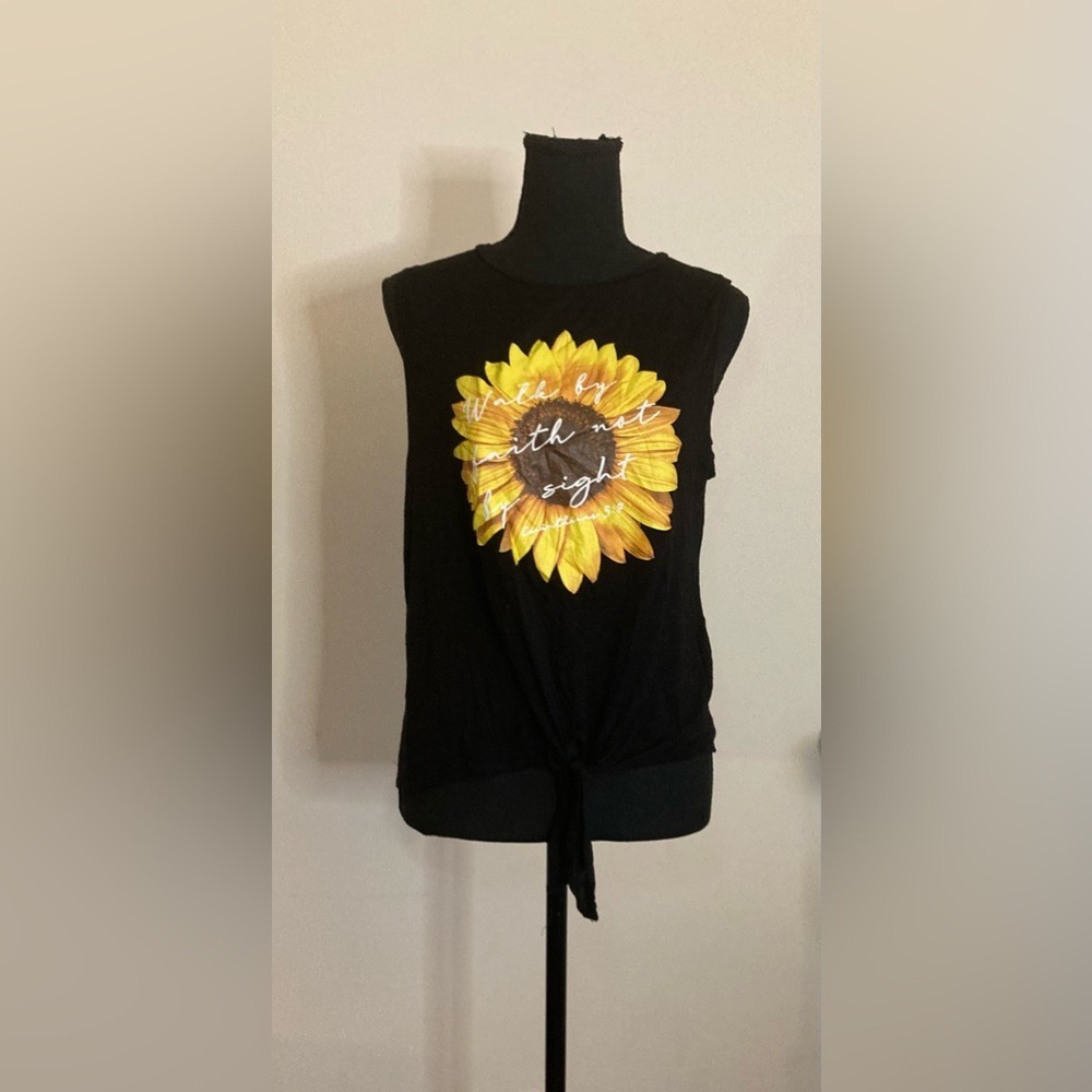 Dirtee Laundry Sunflower Walk By Faith Not By Sight‎ Tie Front Tank Top Medium - Picture 2 of 7